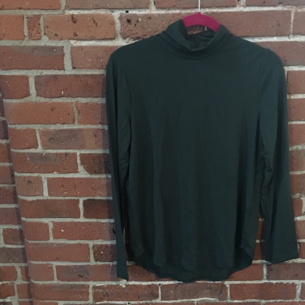 Dark Green Long- Sleeved Turtleneck
